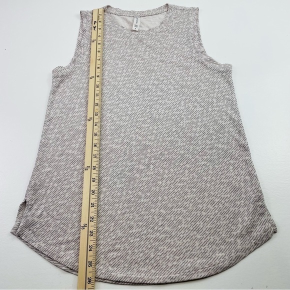 Athleta Top Women Size Small Round Neck sleeveless Slit on the sides lightweight - Picture 3 of 9